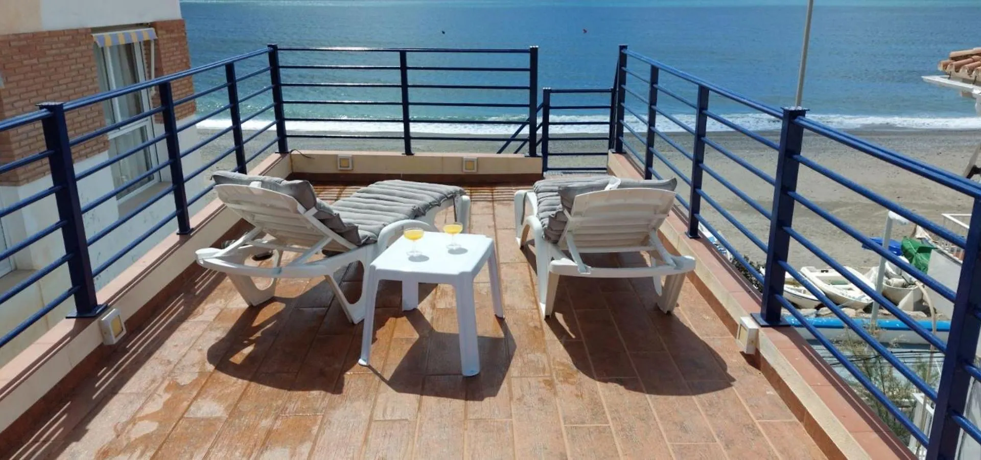 Contacten van Casita Beach